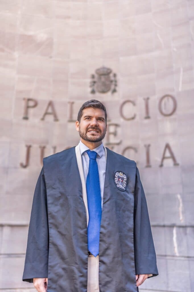Jesús Castro Robredo – Expert Immigration Lawyer — Immigration Lawyers