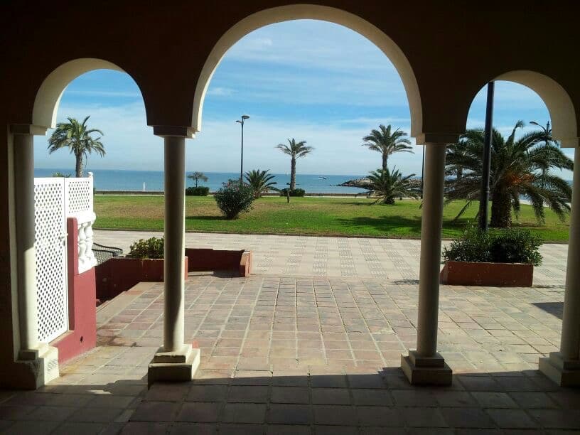 Helping Spanish (Valencia) — Gestoría & Admin Services