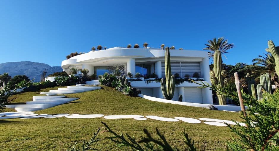 Living Blue Mallorca — Real Estate Agents