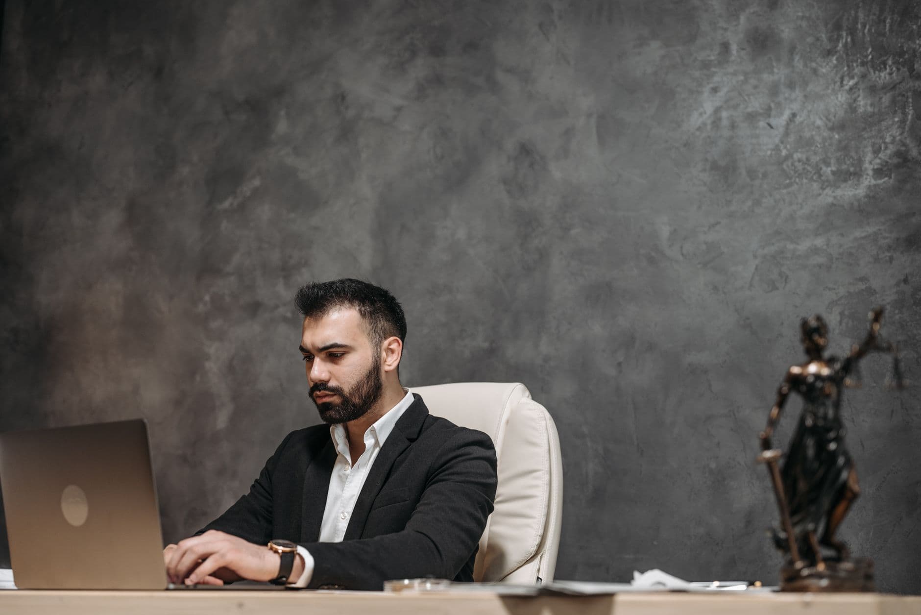 Experto Extranjería – Ricardo Cárdenas Abogados — Gallery